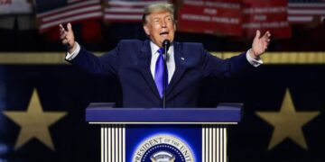 Trump Tells Midterm Voters to ‘Pretend That I’m Running’ — and Promises $5,000 if GOP Wins
