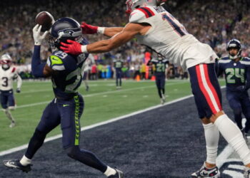 Sam Darnold injured as Seahawks defeat Patriots in NFL season opener
