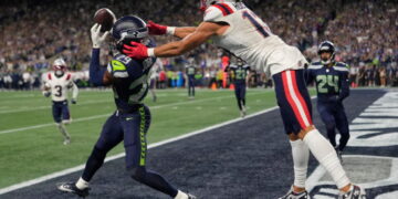 Sam Darnold injured as Seahawks defeat Patriots in NFL season opener