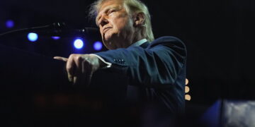 Trump’s Dubious Midterm Pitch: Keep Us in Power and Everyone Gets Cash