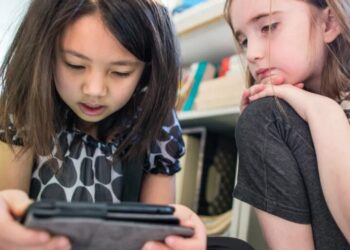 Wealthy parents are buying their kids $75,000 AI schooling with guardrails as schools grapple with a literacy crisis