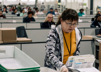 D.O.J. Escalates Threats to States in Battle for Election Records