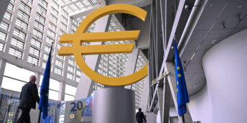 European Central Bank Raises Rates in Bid to Quell Inflation