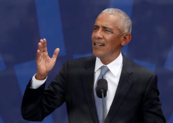 Obama fundraising with Democrats as GOP holds night 2 of convention