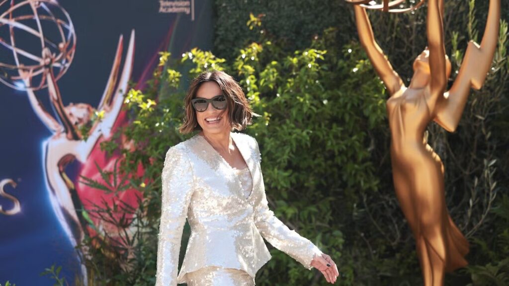 Mariska Hargitay Previews ‘Loose New Experience’ as Emmys Host