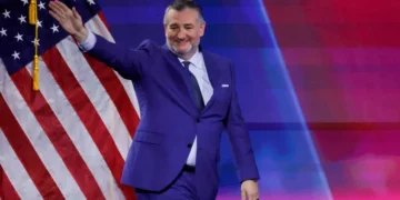 Crowd erupts in threats during Ted Cruz’s GOP speech: ‘He should be shot!’