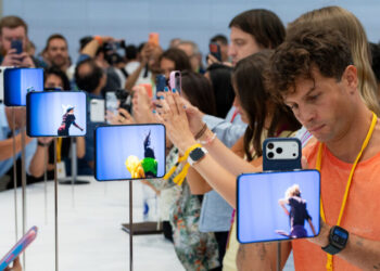 Apple’s New Foldable iPhone Is Here. How Do We Review It?