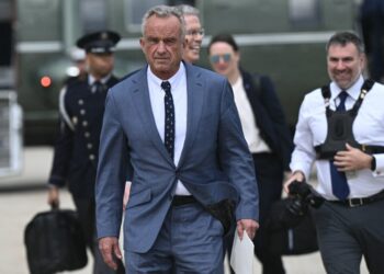RFK Jr. uses military aircraft as he campaigns for GOP in midterms