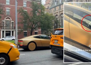 Oops! Many Tesla Cybercabs Actually Do Have Steering Wheels, Undercutting a Core Promise