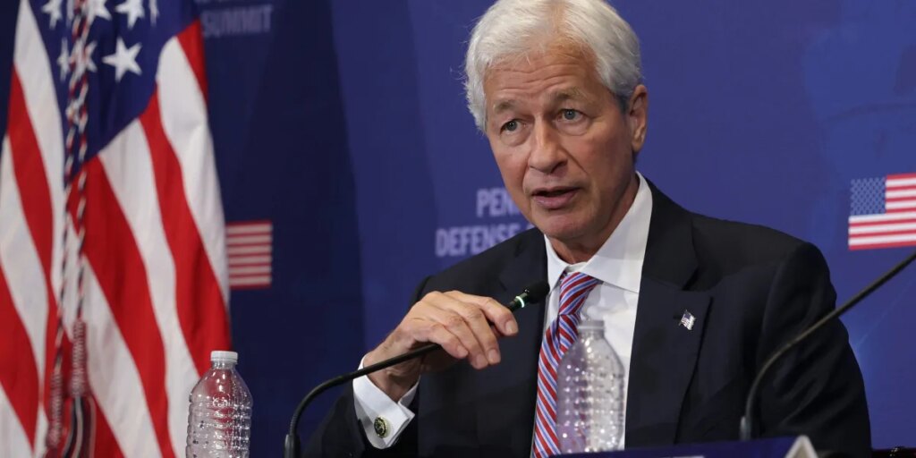 Jamie Dimon runs JPMorgan’s 300,000 employees—but says it beats rivals by fighting in Navy SEAL-sized teams