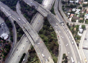 Officers nab arson suspect near brush fires along Sherman Oaks freeway