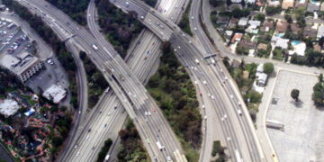 Officers nab arson suspect near brush fires along Sherman Oaks freeway