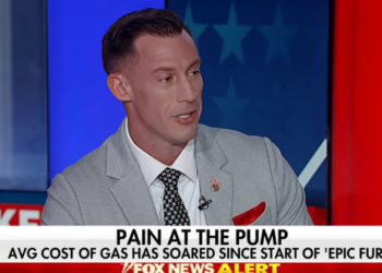 ‘I can’t do math!’: Confused Fox News host struggles to calculate record gas price hike