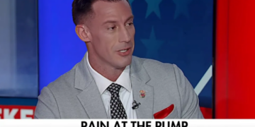 ‘I can’t do math!’: Confused Fox News host struggles to calculate record gas price hike