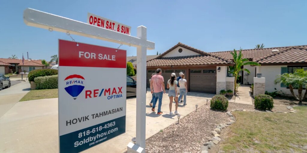 Mortgage lending standards are so tight that homebuyers must have ‘pristine’ credit histories, study says, as sales head for 31-year low