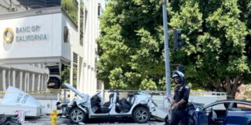 Encino collision leaves 1 dead, 5 wounded
