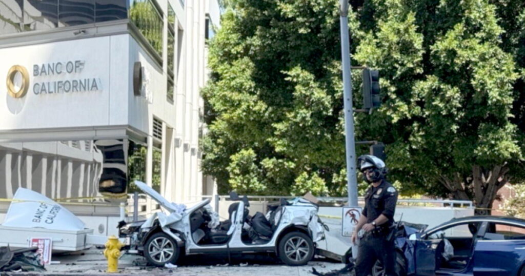 Encino collision leaves 1 dead, 5 wounded