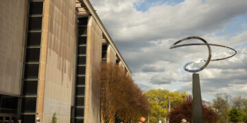 Trump wants Smithsonian to replace sculpture with 30-foot George Washington