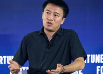 Black Lake founder Yuxiang Zhou pitted an AI agent against his top sales coach. His most experienced salespeople chose the AI