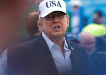 Trump dodges question on Irish protests with bizarre ‘compliment’ to female reporter