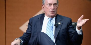 Billionaire Mike Bloomberg was fired after dedicating 15 years of his career to Salomon Brothers—the next morning, he founded his media empire