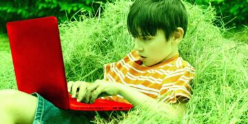 Laptop Toasts Boy