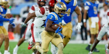 UCLA isn’t perfect, but fans can trust Bob Chesney’s Bruins to fight for wins