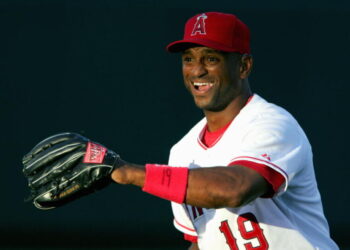 Curtis Pride turned his MLB journey into a lifeline for deaf and hard-of-hearing kids