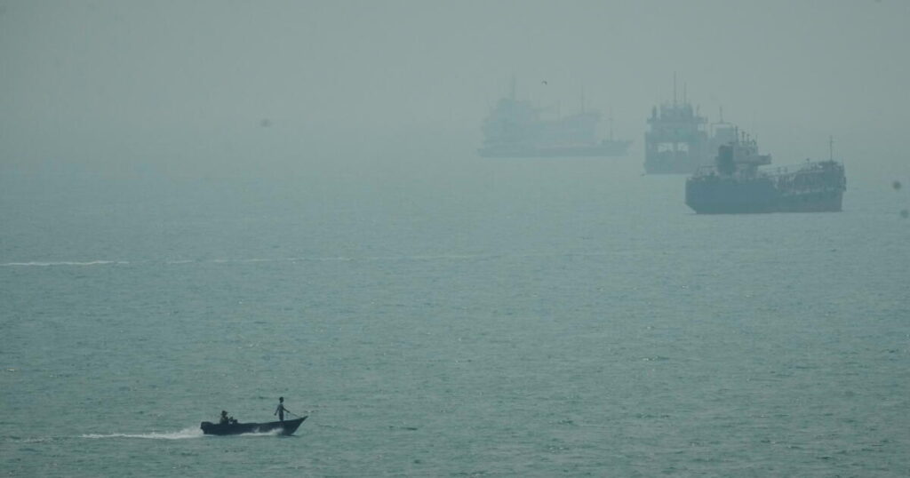 Strike on Iranian cargo ship in the Strait of Hormuz kills 1, Iranian media say