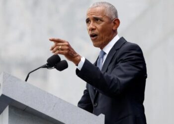 While Barack Obama urges Democrats to make AI a campaign issue, Trump downplays the need to slow development despite dire warnings 