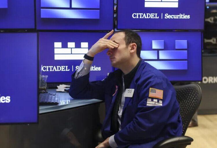 Stocks are in a late-stage bubble and poised to crash 21% next year, while Treasury yields above 5% will signal a new era of tight money, analysts say