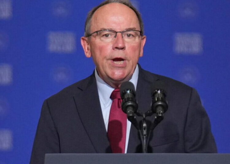 Wisconsin congressman and gubernatorial candidate survives emergency plane landing in lake