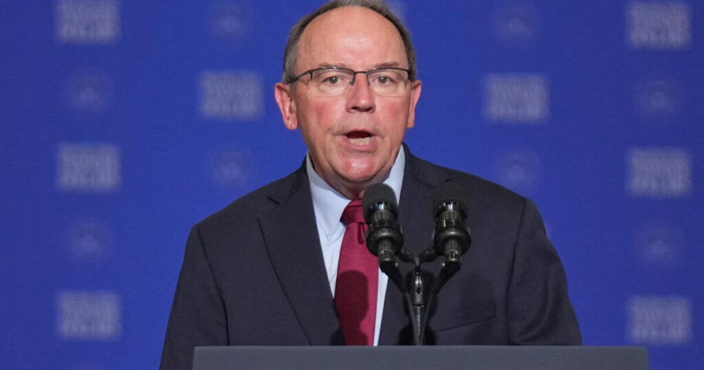 Wisconsin congressman and gubernatorial candidate survives emergency plane landing in lake