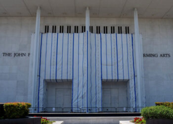 Kennedy Center Warns of Bankruptcy Unless Trump’s Name Is Added