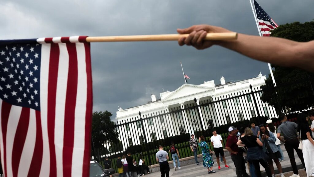 Trump blasts ex-presidents for not taking care of ‘dump’ White House, celebrates renovations