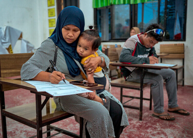 Landmark Vote Held in Restive Muslim Autonomous Region in the Philippines