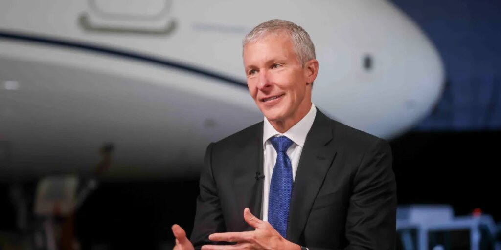 United CEO caps meetings to 4 hours a day and has a strict rule for PowerPoint presentations: ‘You’re not going to read slides to me’