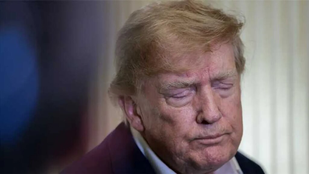 Trump curiously ignoring beleaguered vulnerable Senate Republican in key state