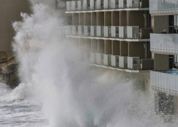 ‘Pretty epic’ Kelvin wave is latest threat to SoCal coastal cities. How soon, and how bad?