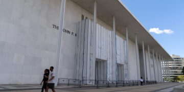 Kennedy Center board to propose new options for honoring Trump as center confronts solvency worries