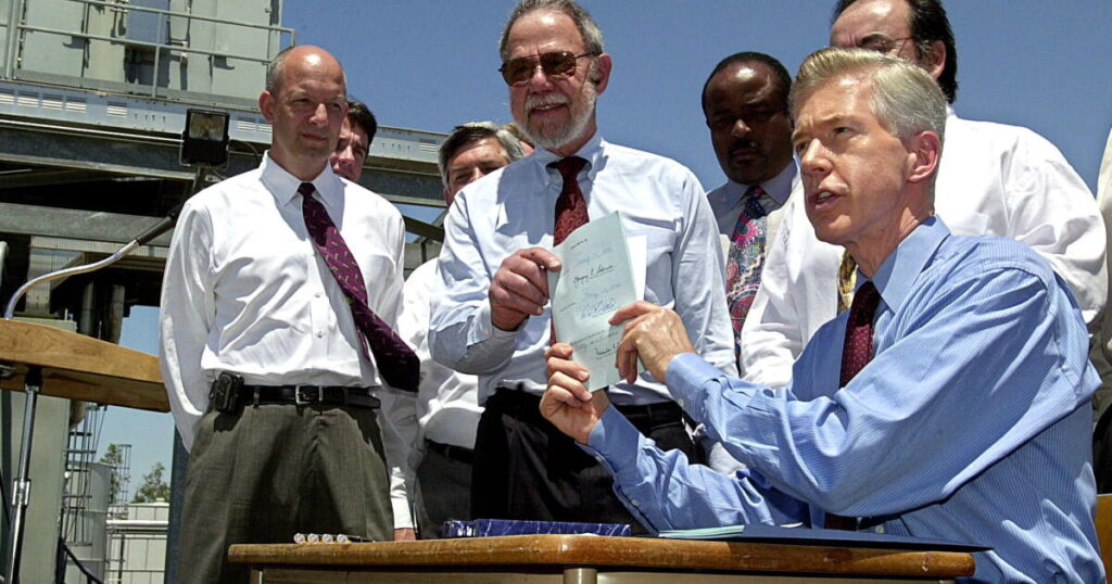 Byron Sher, an uncomfortable politician who left an indelible mark on California’s environment, dies at 98
