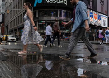 Wall Street slips amid concerns about oil prices and interest rates