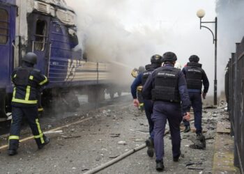 When drones targeted our train journey out of Ukraine