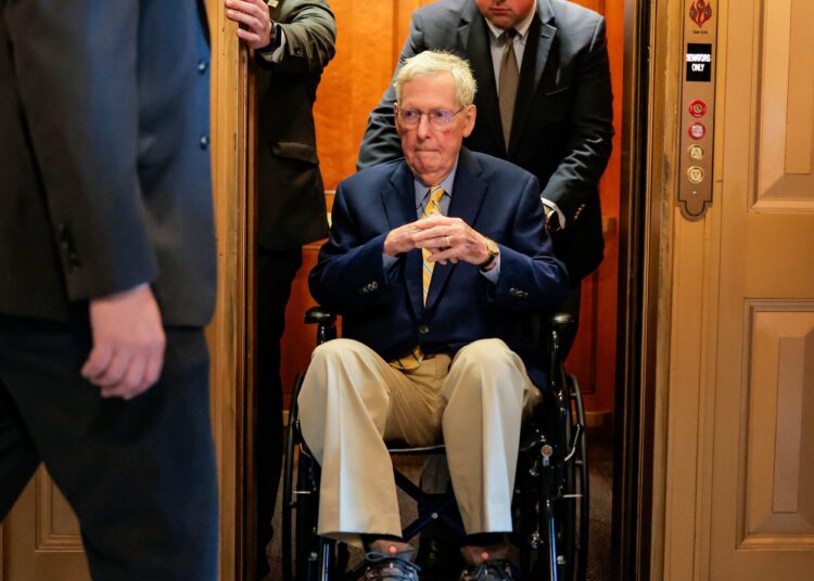 Mitch McConnell returns to the Senate three months after a fall