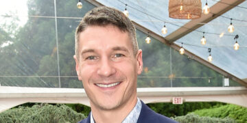 N.Y. Democratic House Candidate Admits to Bondage Photo Shoot