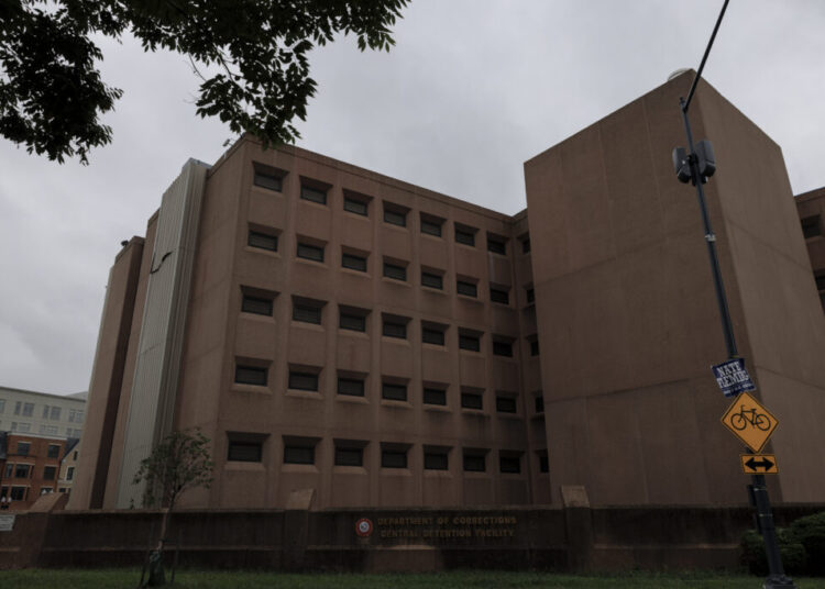 D.C. jail guards did nothing as inmate started fires, lawsuit says