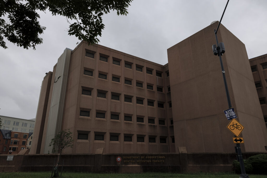 D.C. jail guards did nothing as inmate started fires, lawsuit says