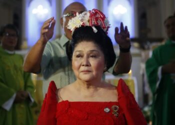 Former Philippines First Lady Imelda Marcos walks on graft charges again