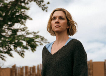 Rhea Seehorn Wins Her First Emmy for ‘Pluribus’