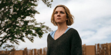 Rhea Seehorn Wins Her First Emmy for ‘Pluribus’